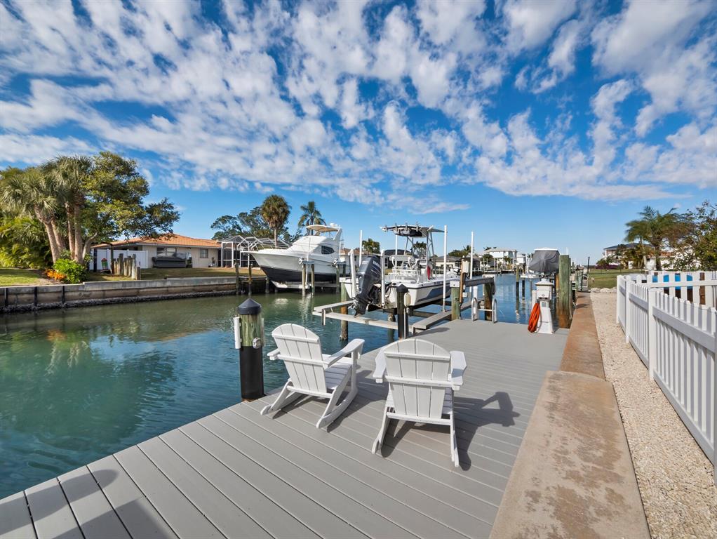 513 Outrigger Lane Longboat Key, FL 34228 - Photo 41 of 57