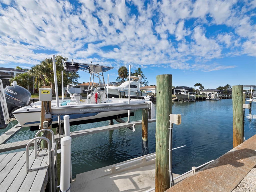 513 Outrigger Lane Longboat Key, FL 34228 - Photo 43 of 57