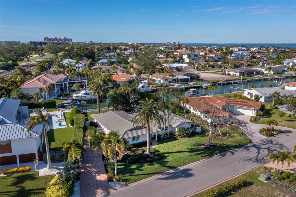 513 Outrigger Lane Longboat Key, FL 34228 - Photo 45 of 57