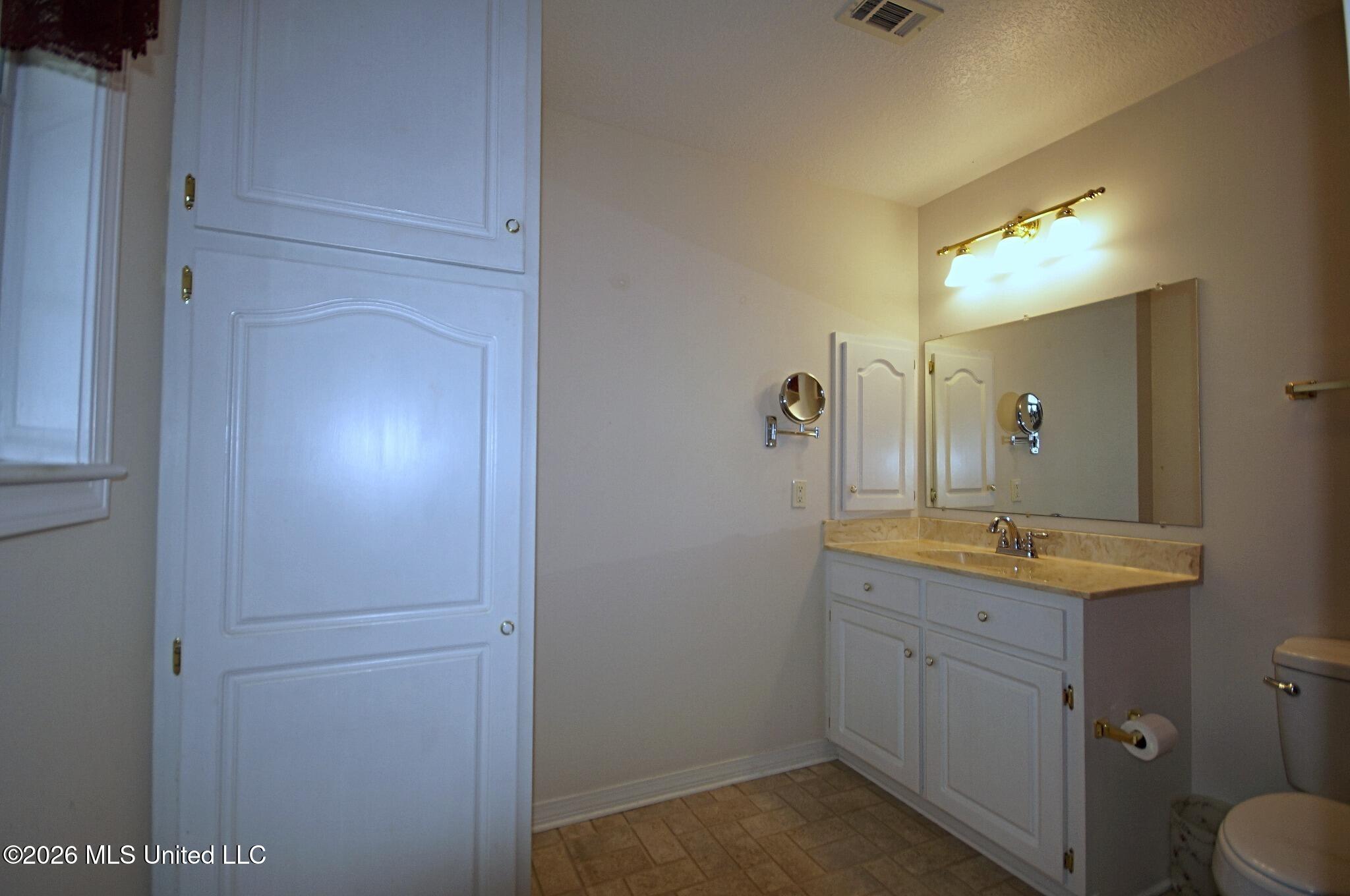 6008 St Martin Road Biloxi, MS 39532 - Photo 16 of 39 Primary Bath