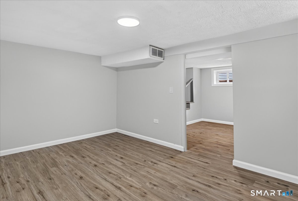 5 Lynmot Road Hamden, CT 06514 - Photo 26 of 33