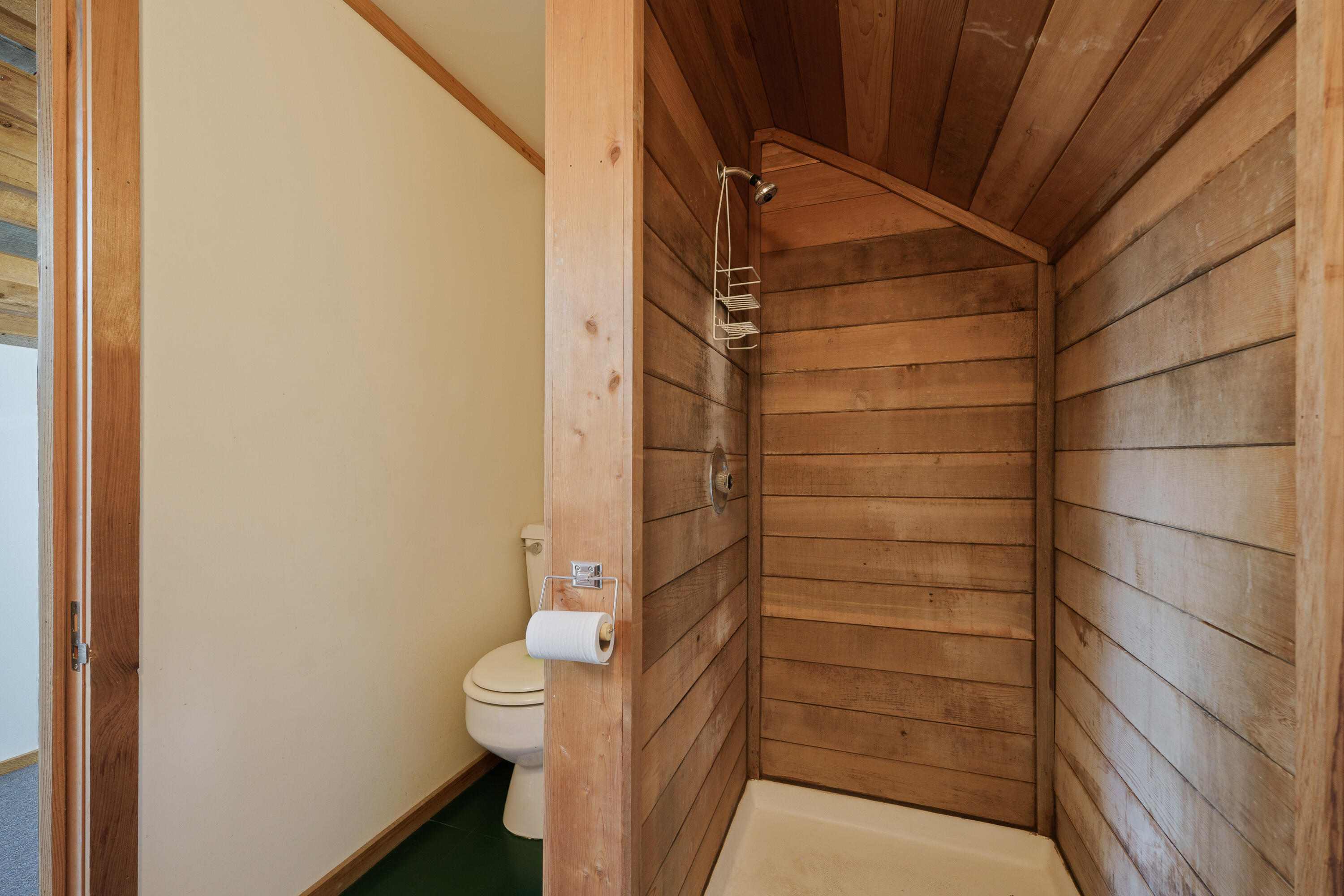 1545 Northwest 3rd Street Bend, OR 97703 - Photo 40 of 44