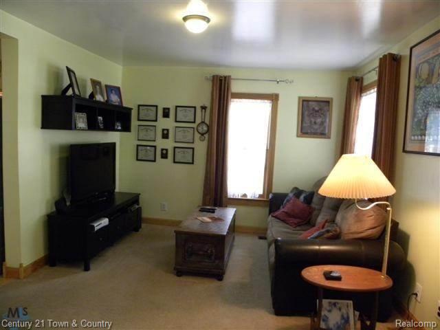 268 Fairgrove Street Romeo, MI 48065 - Photo 2 of 14 31116003-5.jpg