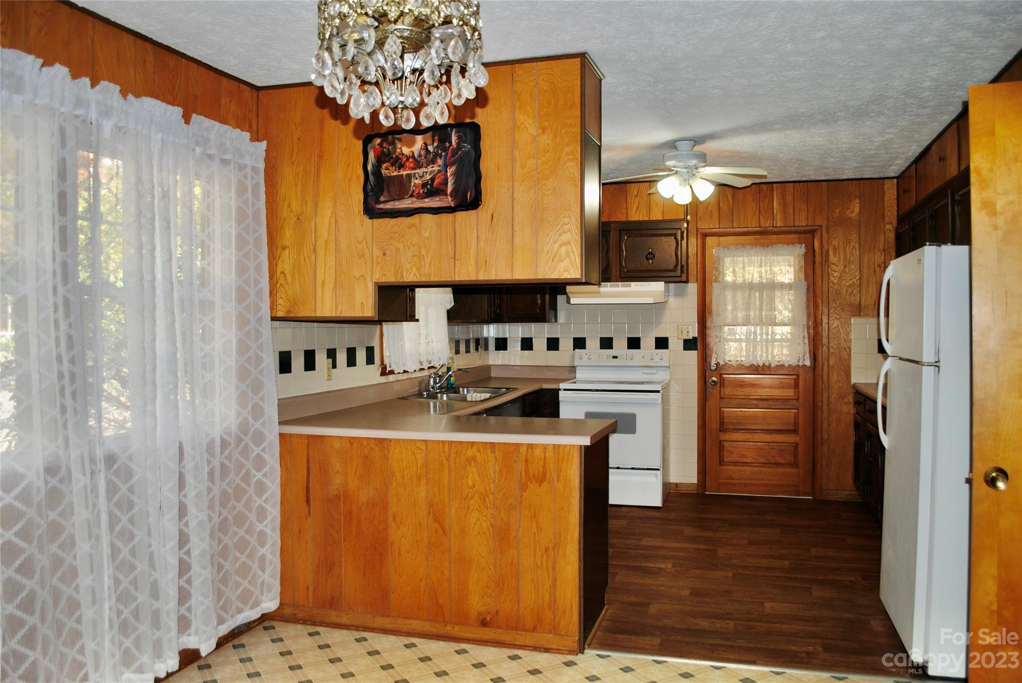 164 Bennett Road Candler, NC 28715 - Photo 7 of 43 Gallery Image 7