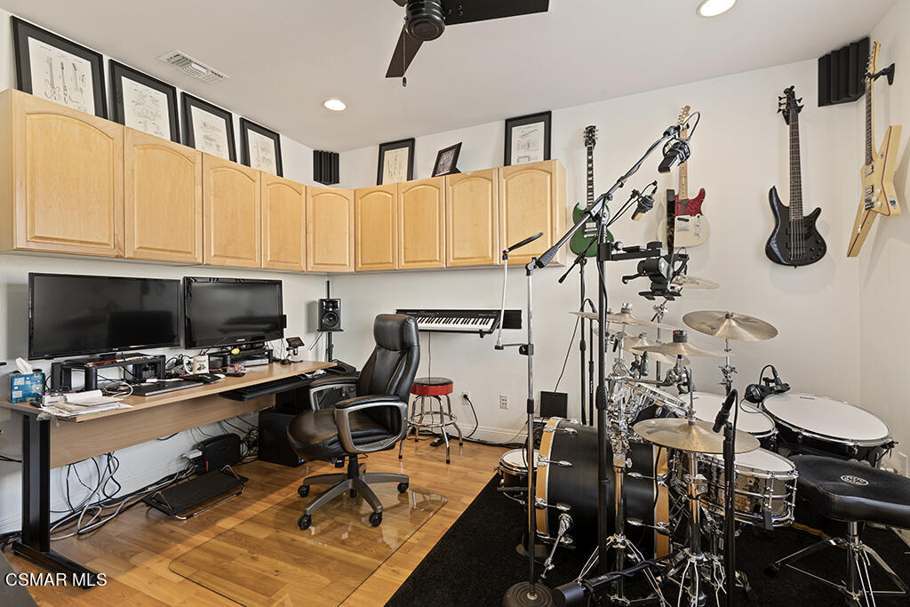 506 Peter Place Simi Valley, CA 93065 - Photo 50 of 100 506 Peter Place-HsHProd- 62