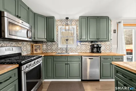 $315,000 | 25 Lead Mine Road, Ashford, CT 06278