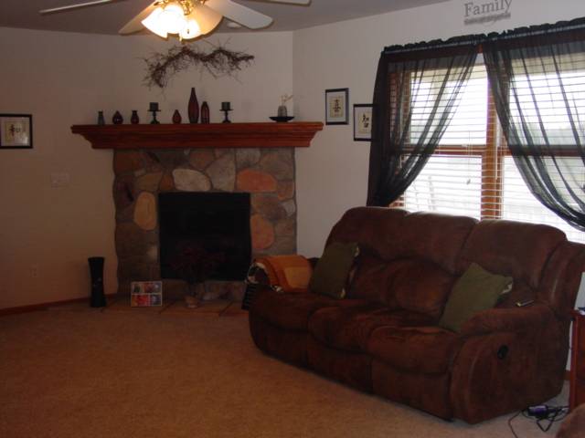 12989 Sullivan Road Emmett, MI 48022 - Photo 13 of 29 31051275-12.JPG
