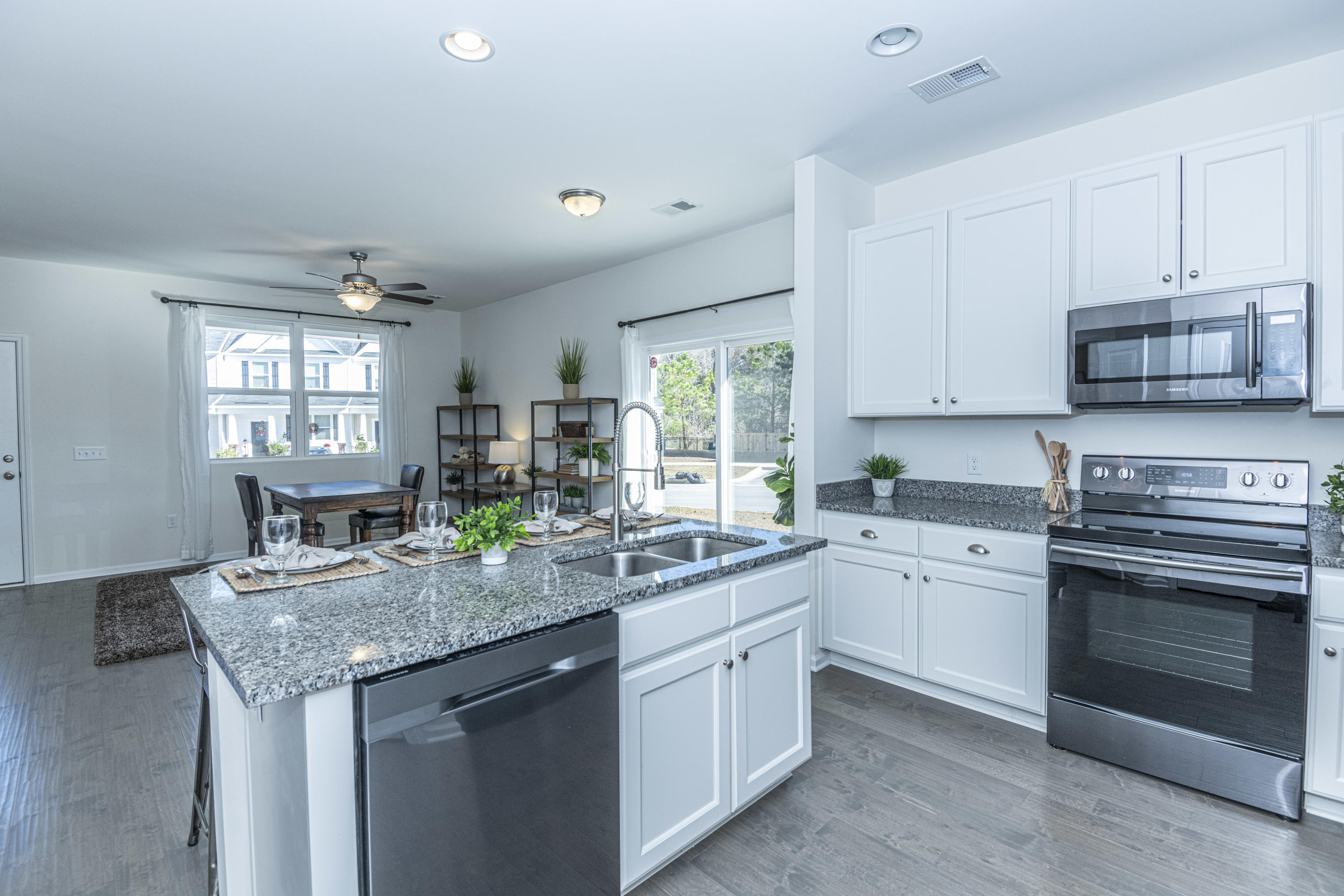 394 Flyway Road, Unit 55 Goose Creek, SC 29445 - Photo 7 of 37 DSC_4033