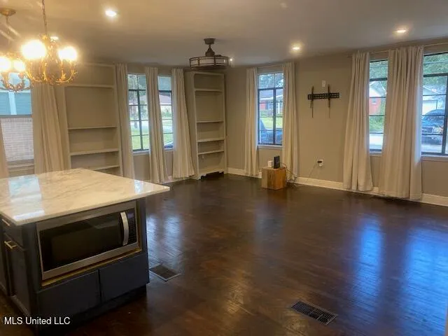 $1,800 | 155 Azalea Drive, Biloxi, MS 39530