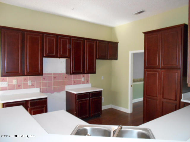 8426 Newton Road Jacksonville, FL 32216 - Photo 5 of 21 Kitchen