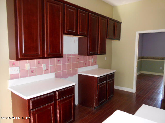 8426 Newton Road Jacksonville, FL 32216 - Photo 6 of 21 Kitchen