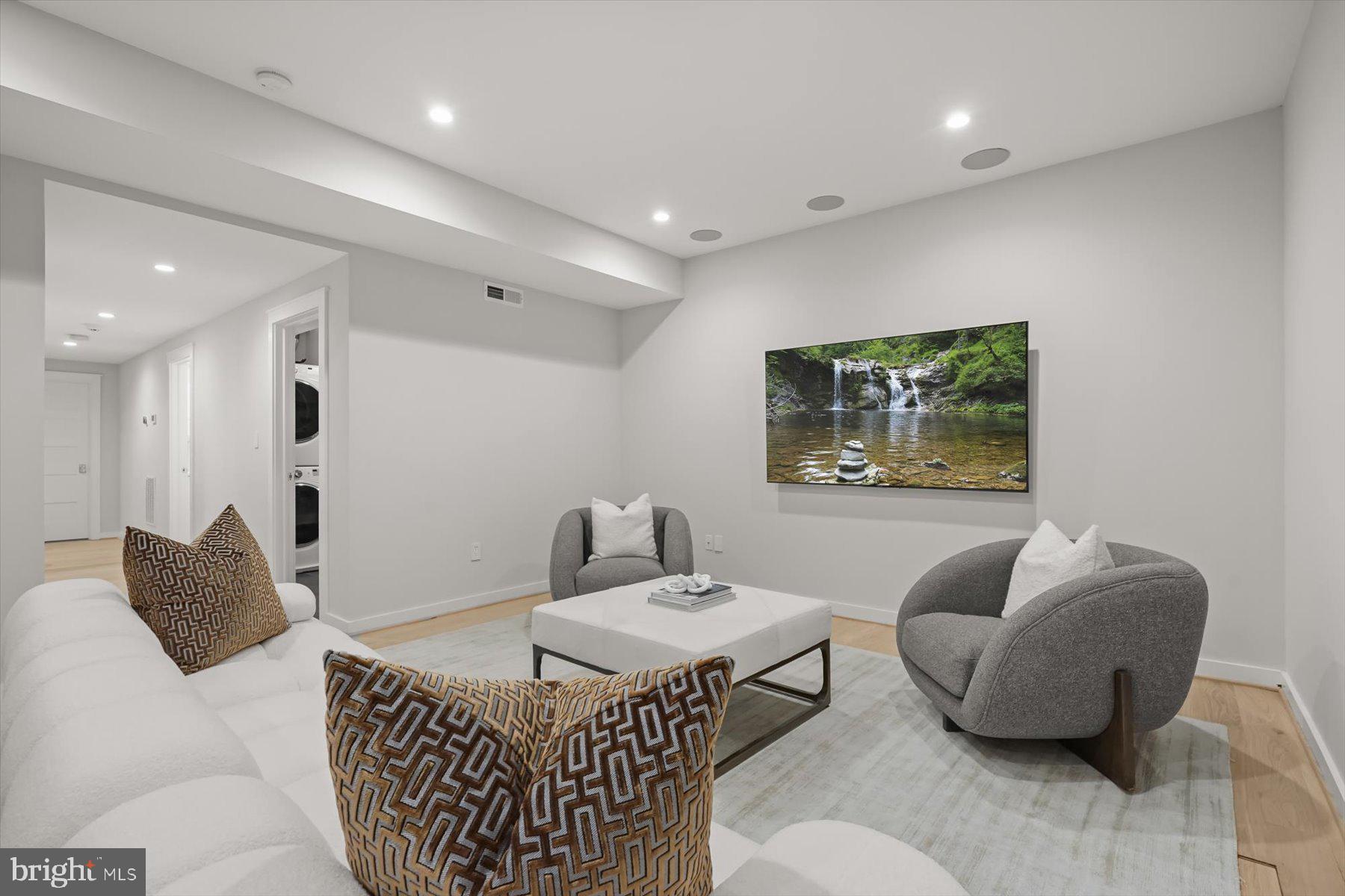 3507 Woodley Road Northwest Washington, DC 20016 - Photo 29 of 35