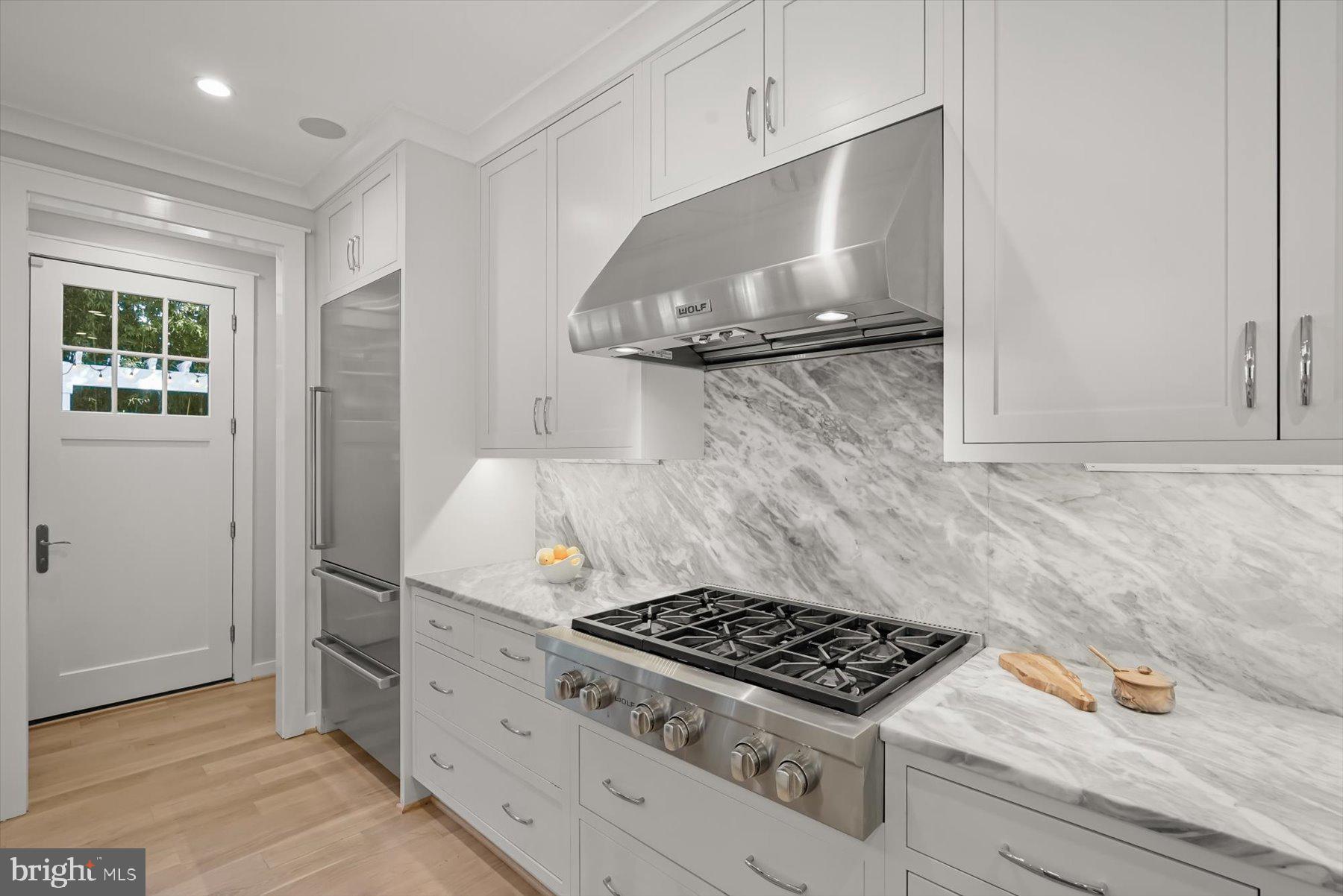 3507 Woodley Road Northwest Washington, DC 20016 - Photo 8 of 35