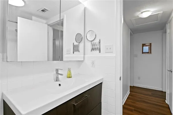 $5,250 | 2407 South Lois Avenue, Tampa, FL 33629