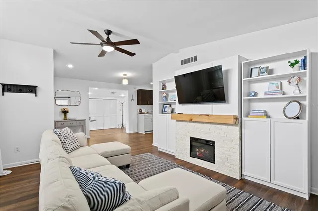 $5,250 | 2407 South Lois Avenue, Tampa, FL 33629