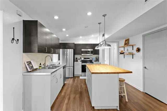 $5,250 | 2407 South Lois Avenue, Tampa, FL 33629