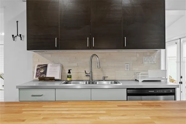 $5,250 | 2407 South Lois Avenue, Tampa, FL 33629