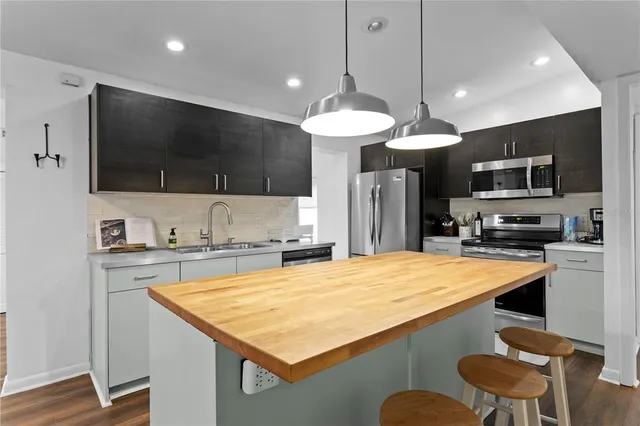 $5,250 | 2407 South Lois Avenue, Tampa, FL 33629