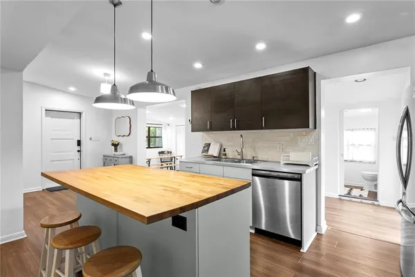 $5,250 | 2407 South Lois Avenue, Tampa, FL 33629