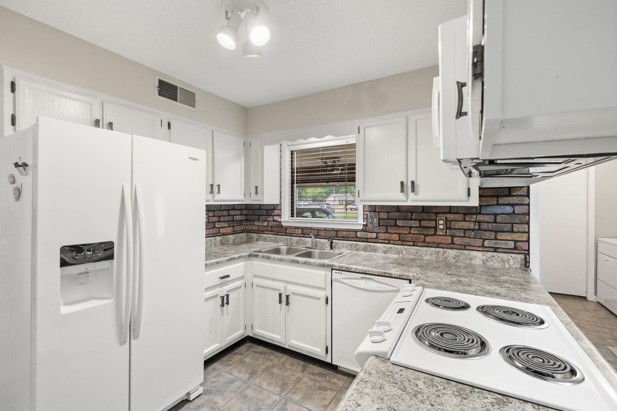 5609 Elmore Road Bartlett, TN 38134 - Photo 8 of 29