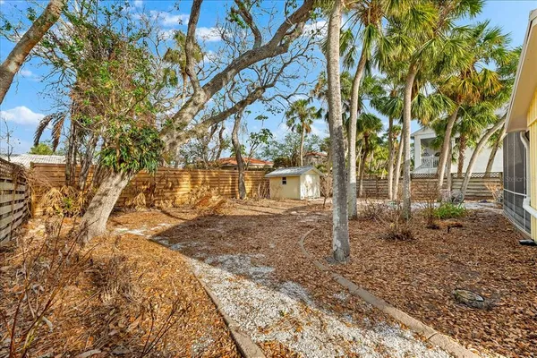 $675,000 | 5019 Commonwealth Drive, Sarasota, FL 34242