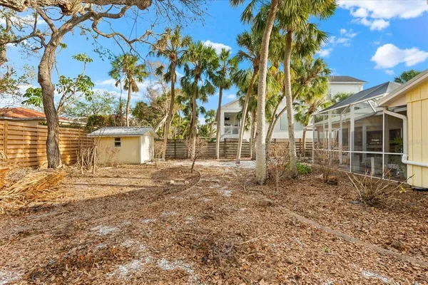 $675,000 | 5019 Commonwealth Drive, Sarasota, FL 34242