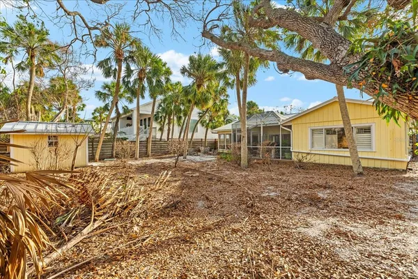 $675,000 | 5019 Commonwealth Drive, Sarasota, FL 34242