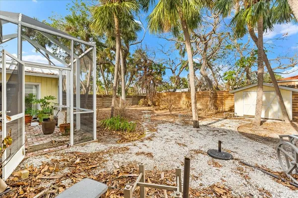 $675,000 | 5019 Commonwealth Drive, Sarasota, FL 34242