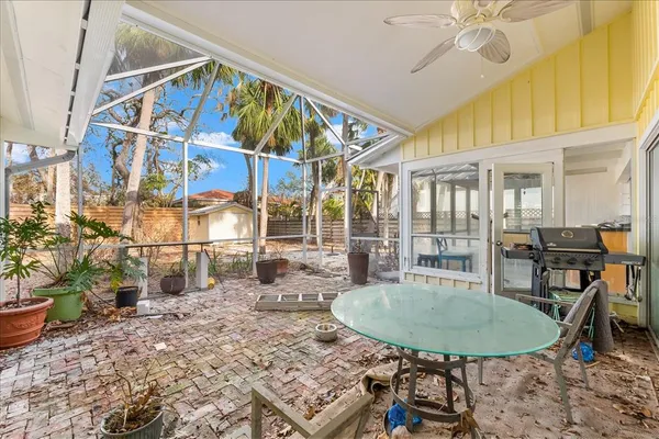 $675,000 | 5019 Commonwealth Drive, Sarasota, FL 34242