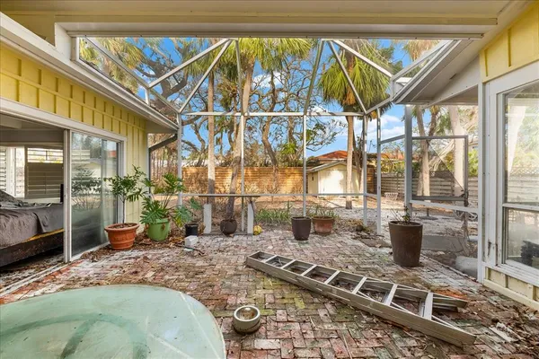 $675,000 | 5019 Commonwealth Drive, Sarasota, FL 34242