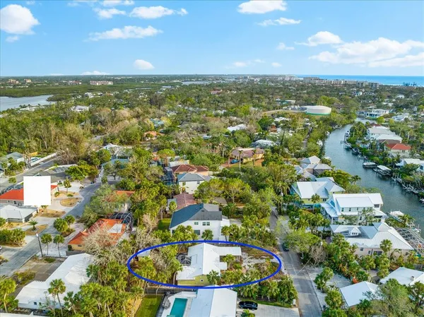 $675,000 | 5019 Commonwealth Drive, Sarasota, FL 34242