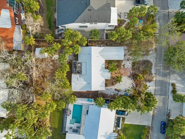 $675,000 | 5019 Commonwealth Drive, Sarasota, FL 34242