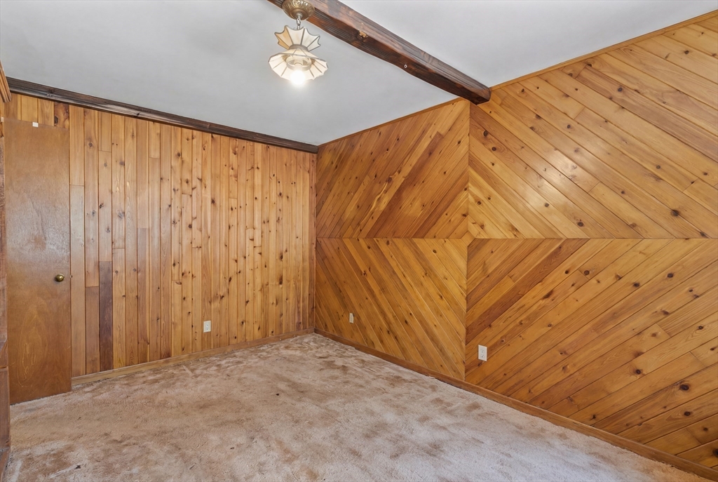 27 Kinnicutt Road Worcester, MA 01602 - Photo 16 of 38