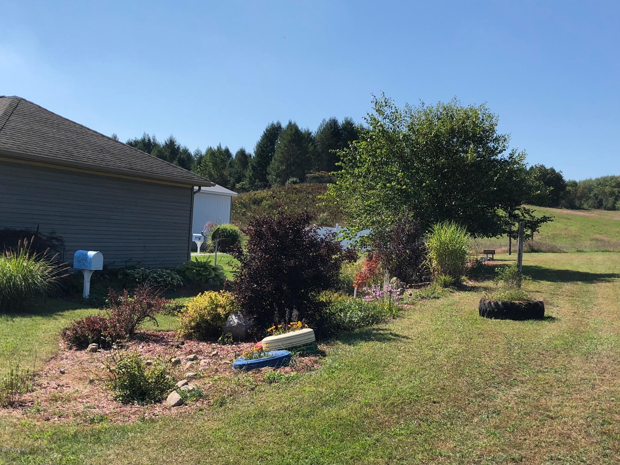 5516 Milarch Road Manistee, MI 49660 - Photo 51 of 53 IMG_1603
