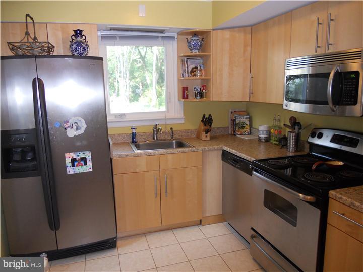 697 Springdell Road King of Prussia, PA 19406 - Photo 2 of 14 Kitchen