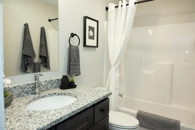 $3,100 | 1 Saddle Rock Way, Manchester, NH 03102