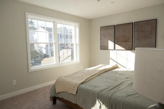 $3,100 | 1 Saddle Rock Way, Manchester, NH 03102