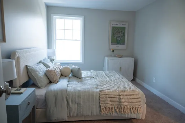 $3,100 | 1 Saddle Rock Way, Manchester, NH 03102