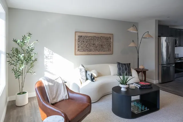 $3,100 | 1 Saddle Rock Way, Manchester, NH 03102