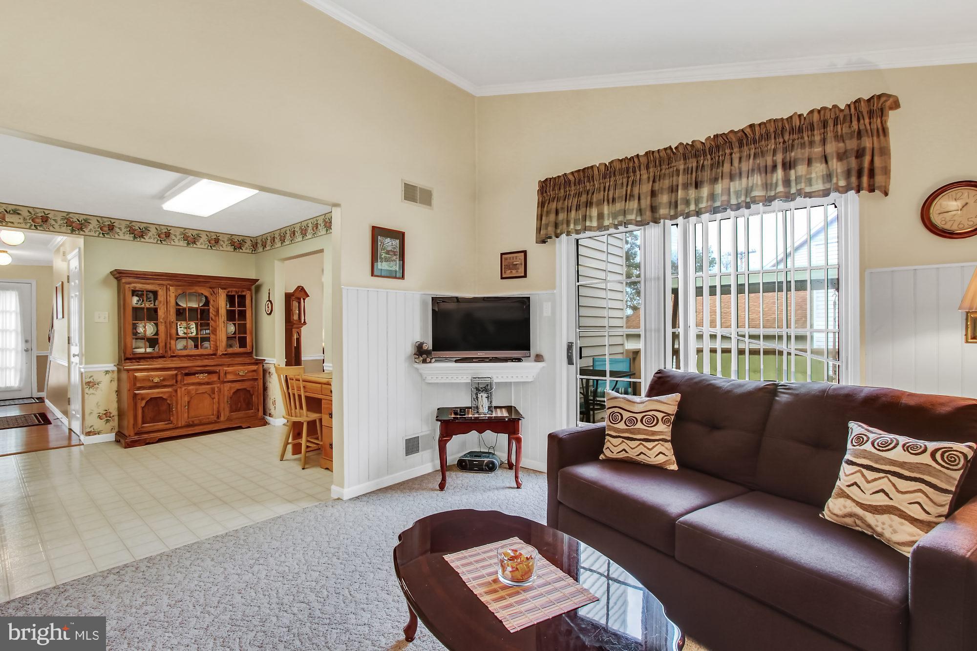 3145 Raintree Road York, PA 17404 - Photo 13 of 28 Family Room