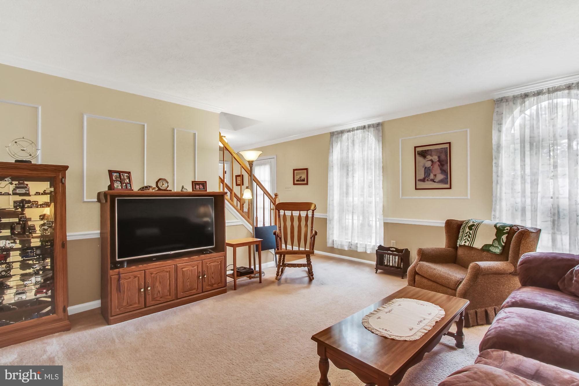 3145 Raintree Road York, PA 17404 - Photo 5 of 28 Living Room