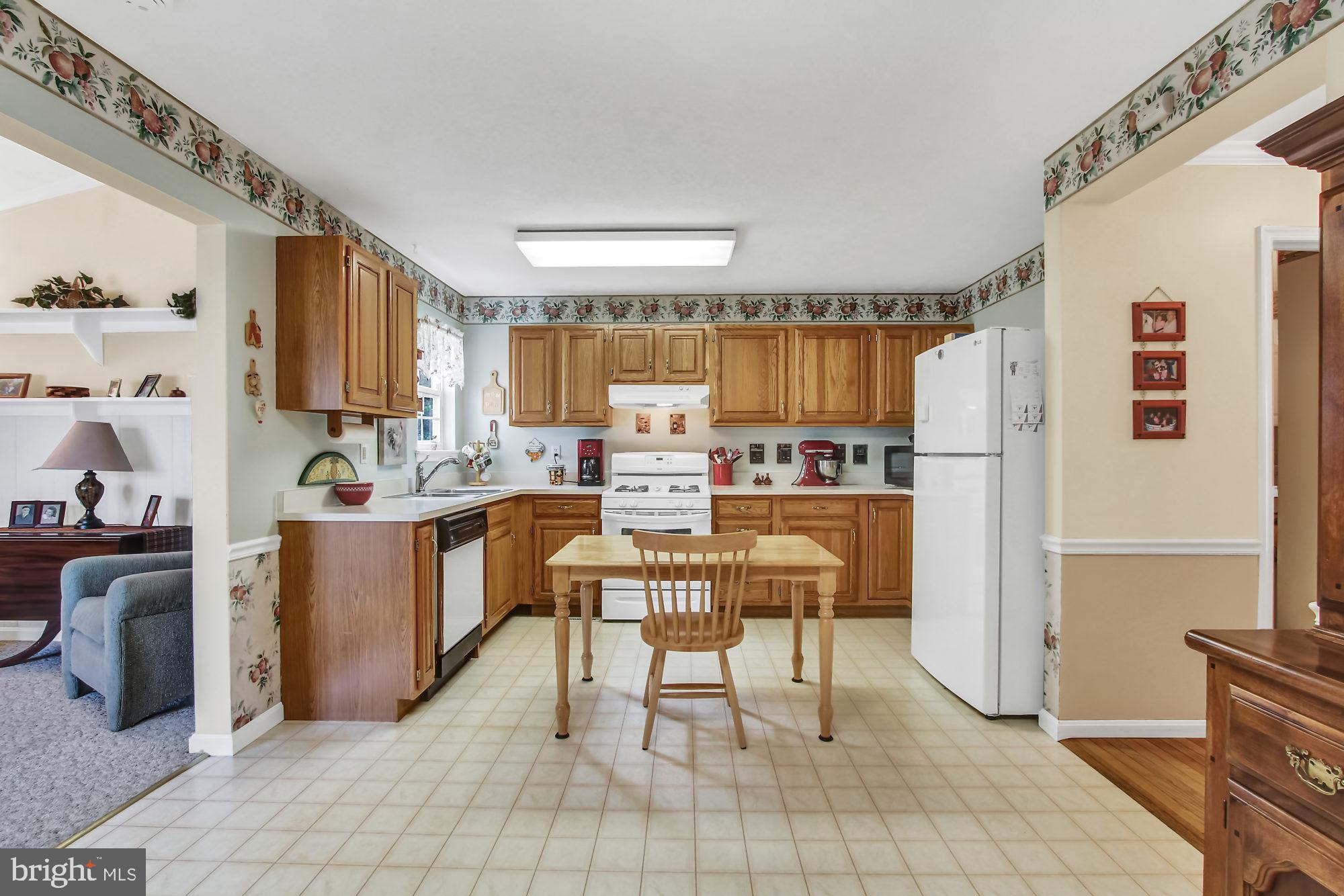 3145 Raintree Road York, PA 17404 - Photo 9 of 28 Kitchen