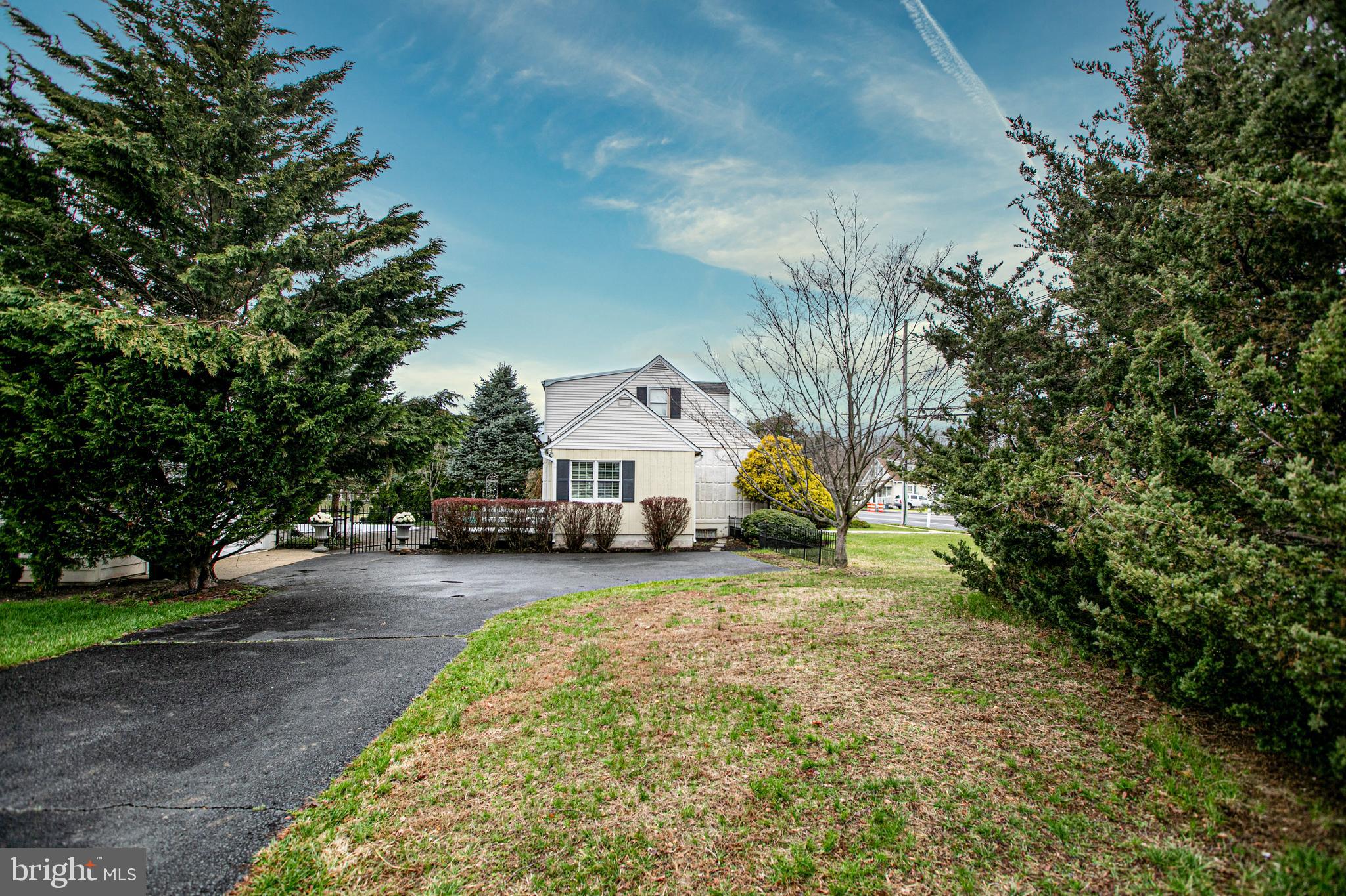 1513 Kuser Road Hamilton, NJ 08619 - Photo 3 of 38