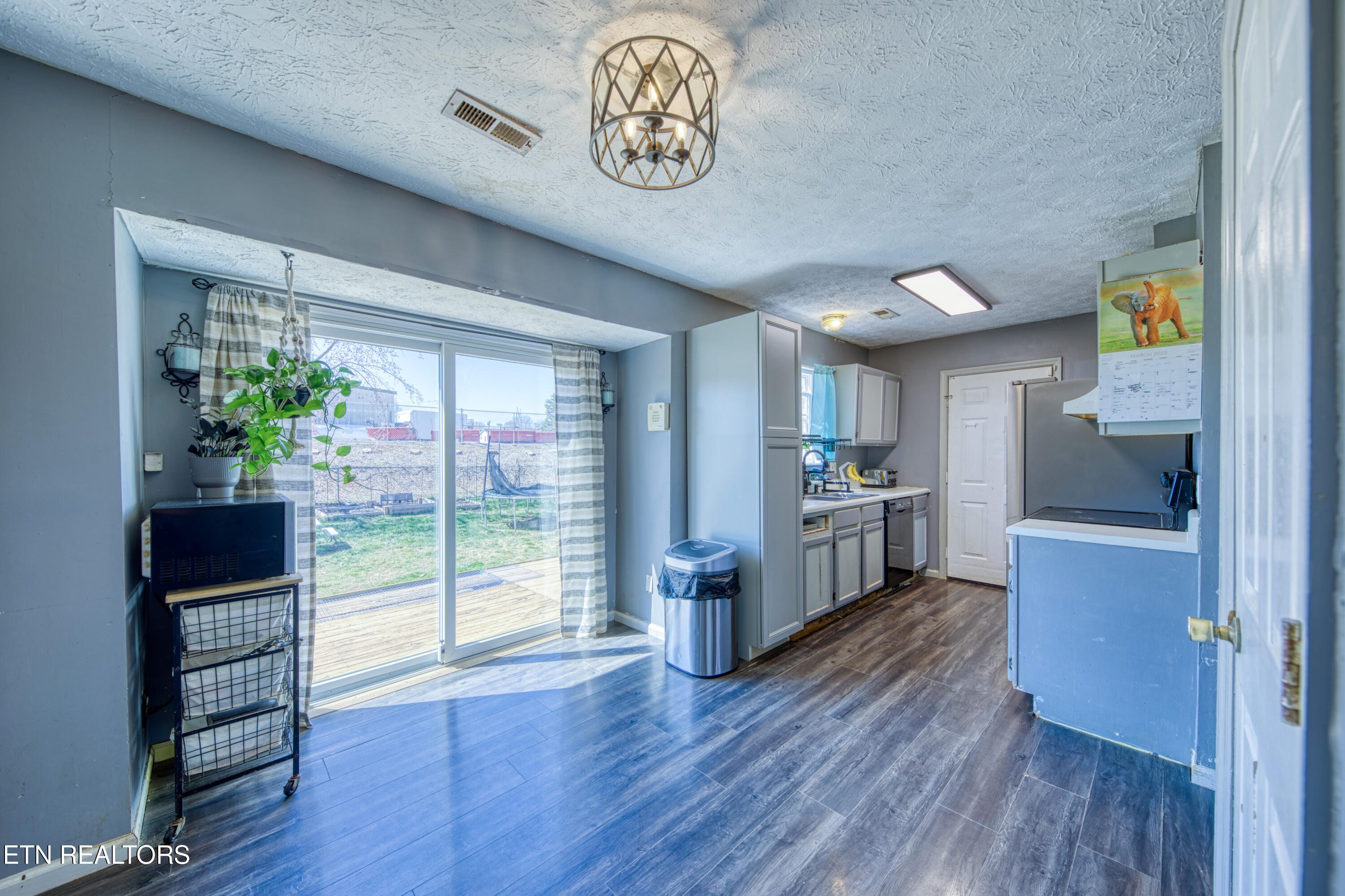 7624 Camden Road Powell, TN 37849 - Photo 7 of 14 7Kitchen2