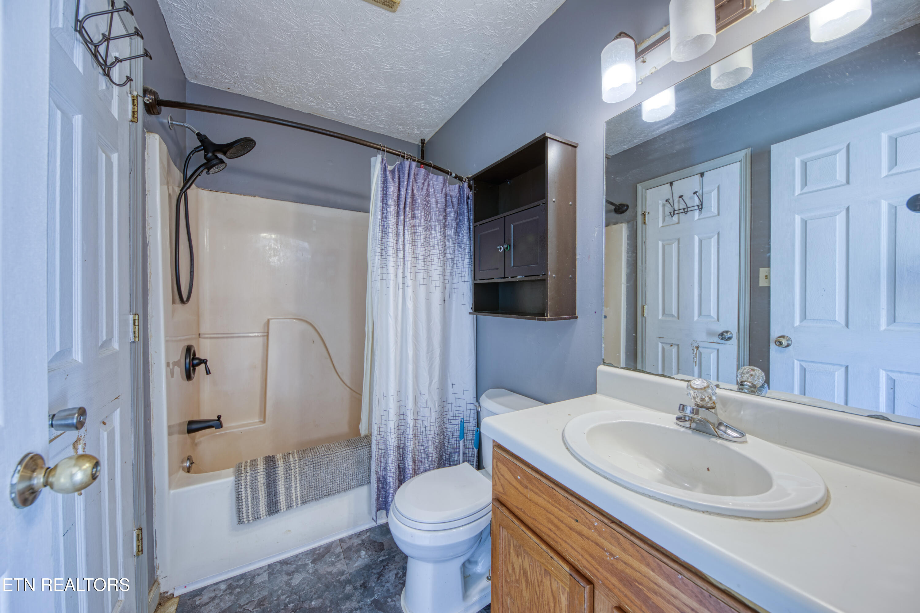 7624 Camden Road Powell, TN 37849 - Photo 9 of 14 9Bath1