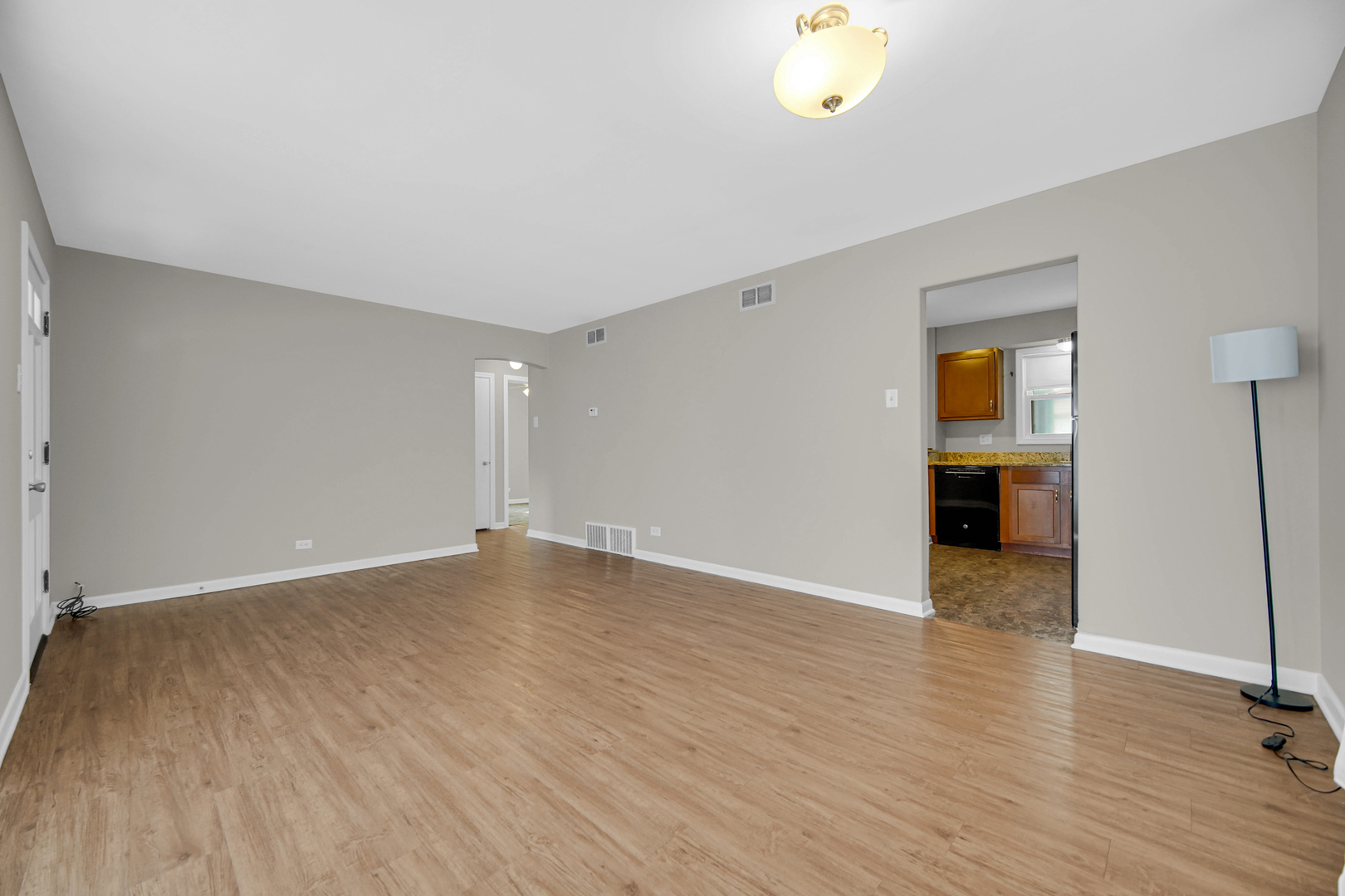 18652 Martin Avenue Homewood, IL 60430 - Photo 6 of 20