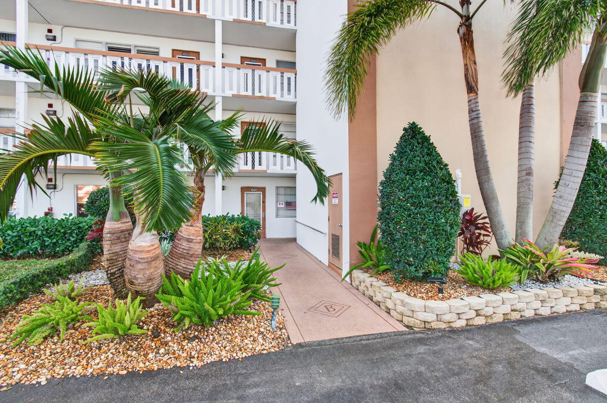 2035 Cornwall East Boca Raton, FL 33434 - Photo 56 of 105 7-web-or-mls-DSC_9500