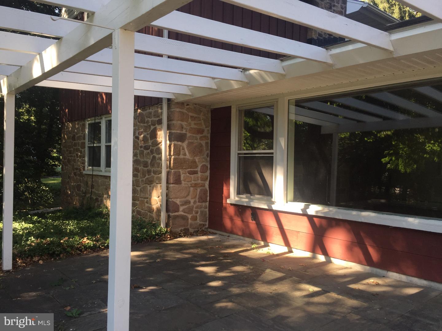 21 Home Road Hatboro, PA 19040 - Photo 2 of 25 Patio