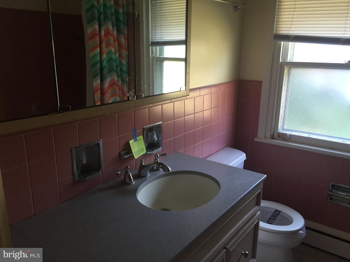 21 Home Road Hatboro, PA 19040 - Photo 17 of 25 Bathroom