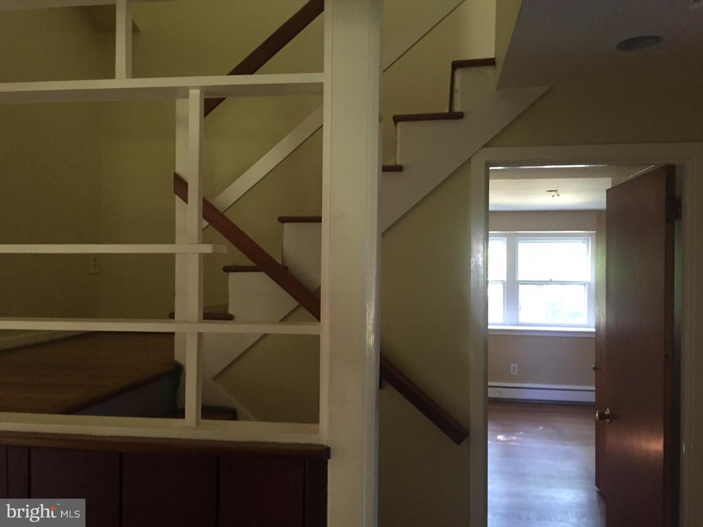 21 Home Road Hatboro, PA 19040 - Photo 6 of 25 Hallway